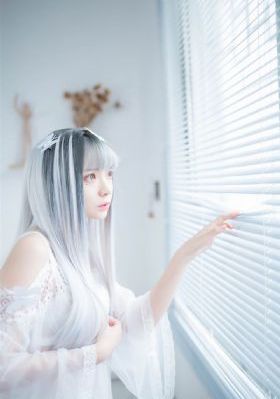 一面亲上边一面膜下边56_超清动漫免费观看